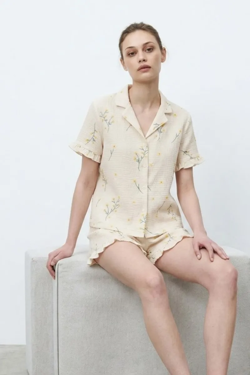 Kadın Premium Fırfırlı Çok Renkli Pijama Takımı görseli
