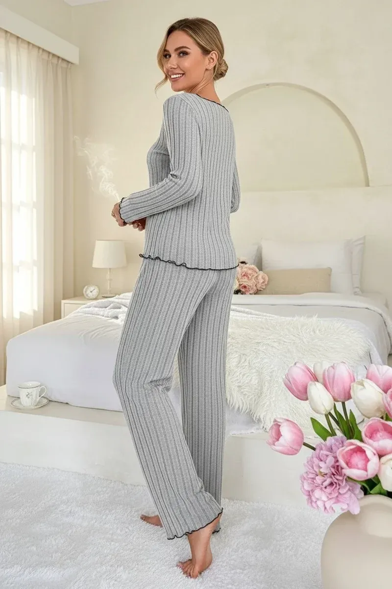 Kadın Gri Çizgili Uzun Kollu Fiyonk Detaylı Pijama Takımı Rahat Mevsimlik görseli