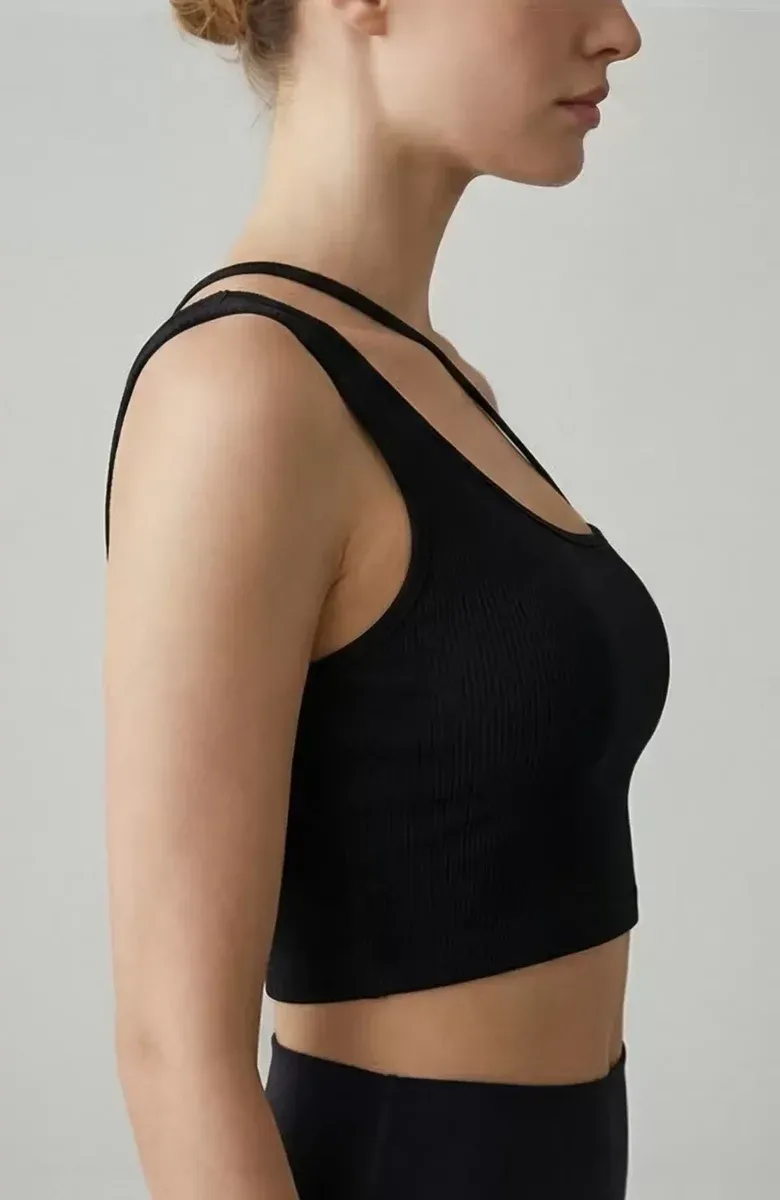 Kadın Siyah Tek Omuzlu Çapraz Askılı Crop Top Büstiyer – Modern ve Şık Tasarım görseli