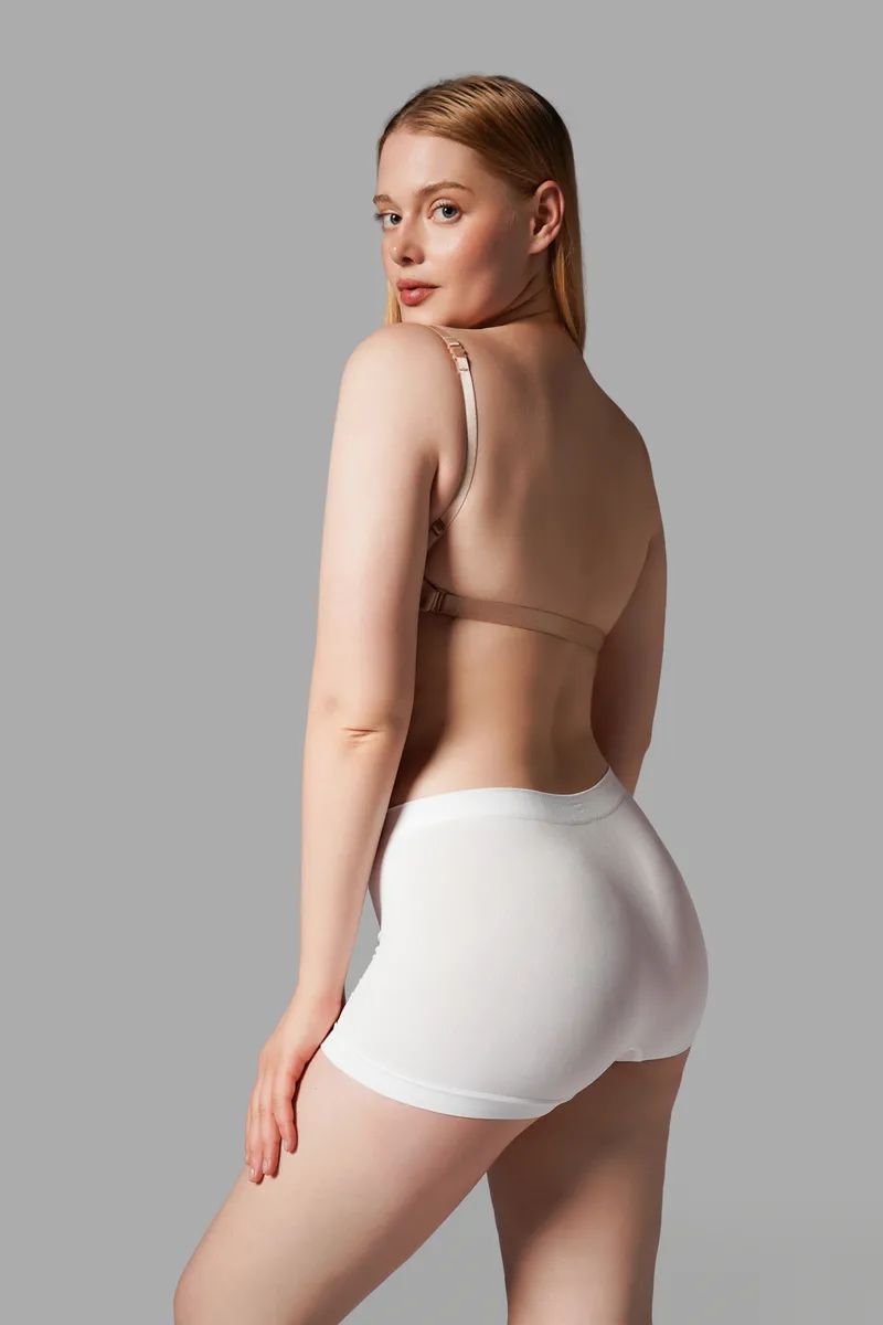 KADIN BOXER Toparlayıcı İz Yapmayan Seamless Örme BOXER 2001 Beyaz görseli