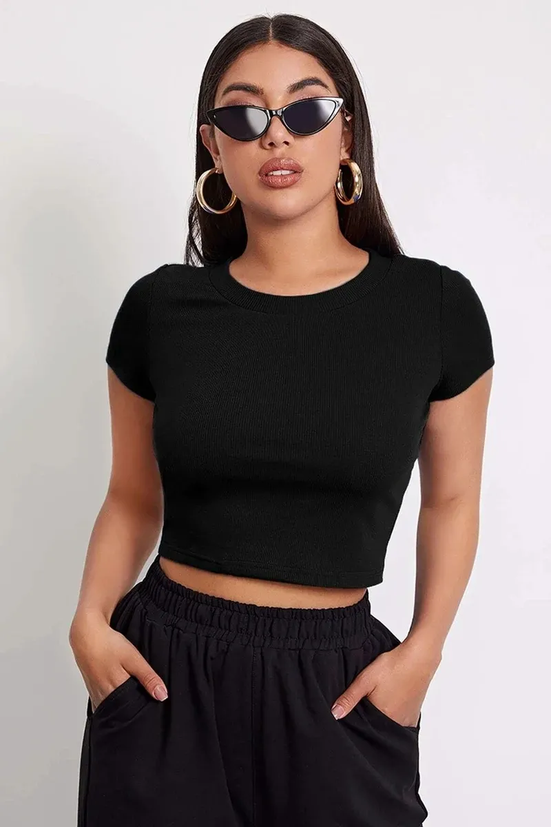 Kadın Siyah Yuvarlak Yaka Yarım Kol Crop Top Bluz – Şık, Rahat ve Kolay Kombinlenebilir görseli