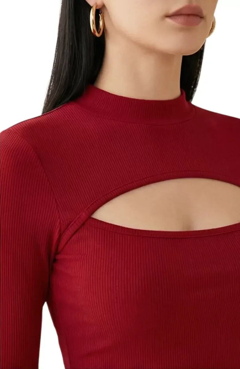 Kadın Bordo Göğüs Dekolteli Uzun Kollu Cut Out Crop Top Bluz – Şık, Rahat ve Kolay Kombinlenebilir görseli