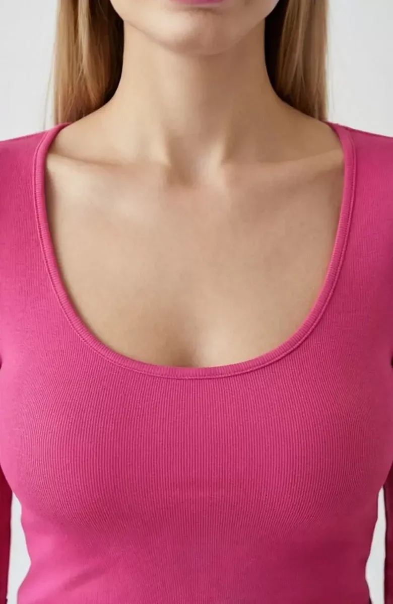 Kadın Fuşya Uzun Kol Kare Yaka Crop Top Bluz – Şık, Rahat ve Kolay Kombinlenebilir görseli