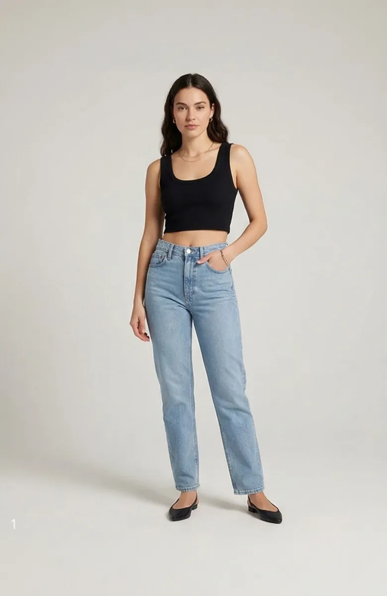 Kadın Siyah Kare Yaka Crop Top Bluz – Şık, Rahat ve Kolay Kombinlenebilir görseli