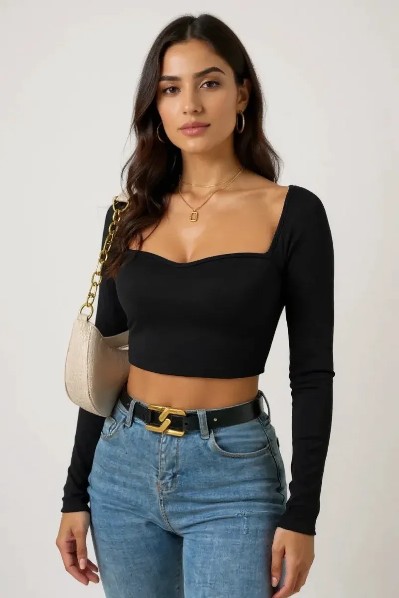 Kadın Siyah Uzun Kol Göğüs Dekolteli Şık Crop Top Bluz – Şık, Rahat ve Kolay Kombinlenebilir
