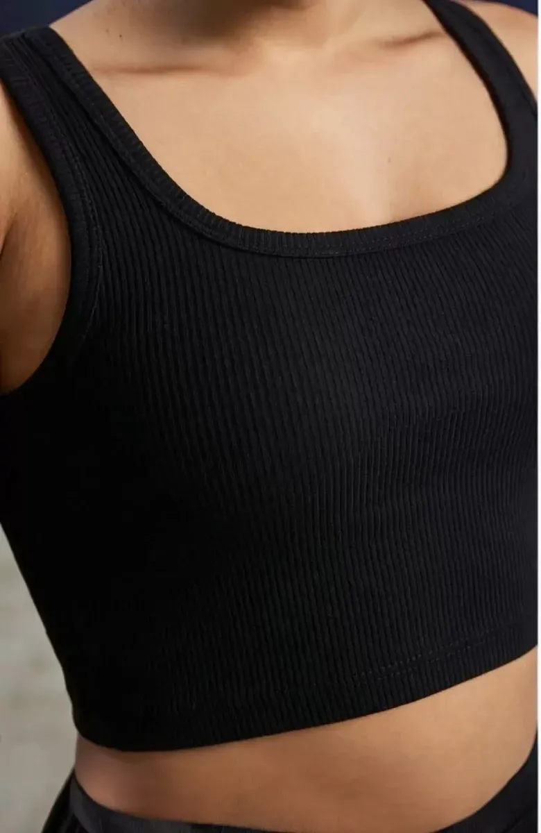 Kadın Siyah Kalın Askılı Crop Top Büstiyer – Modern ve Şık Tasarım görseli