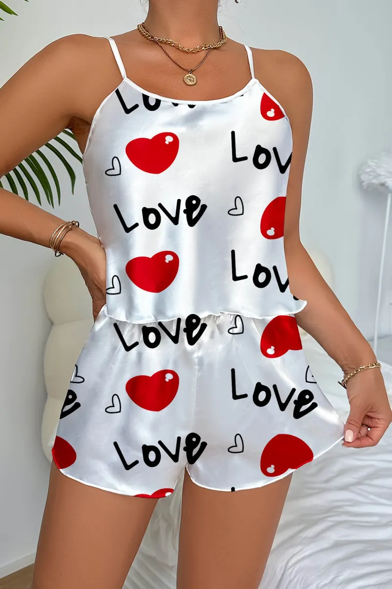 Love Desenli Beyaz Saten Şortlu Gecelik Takım görseli