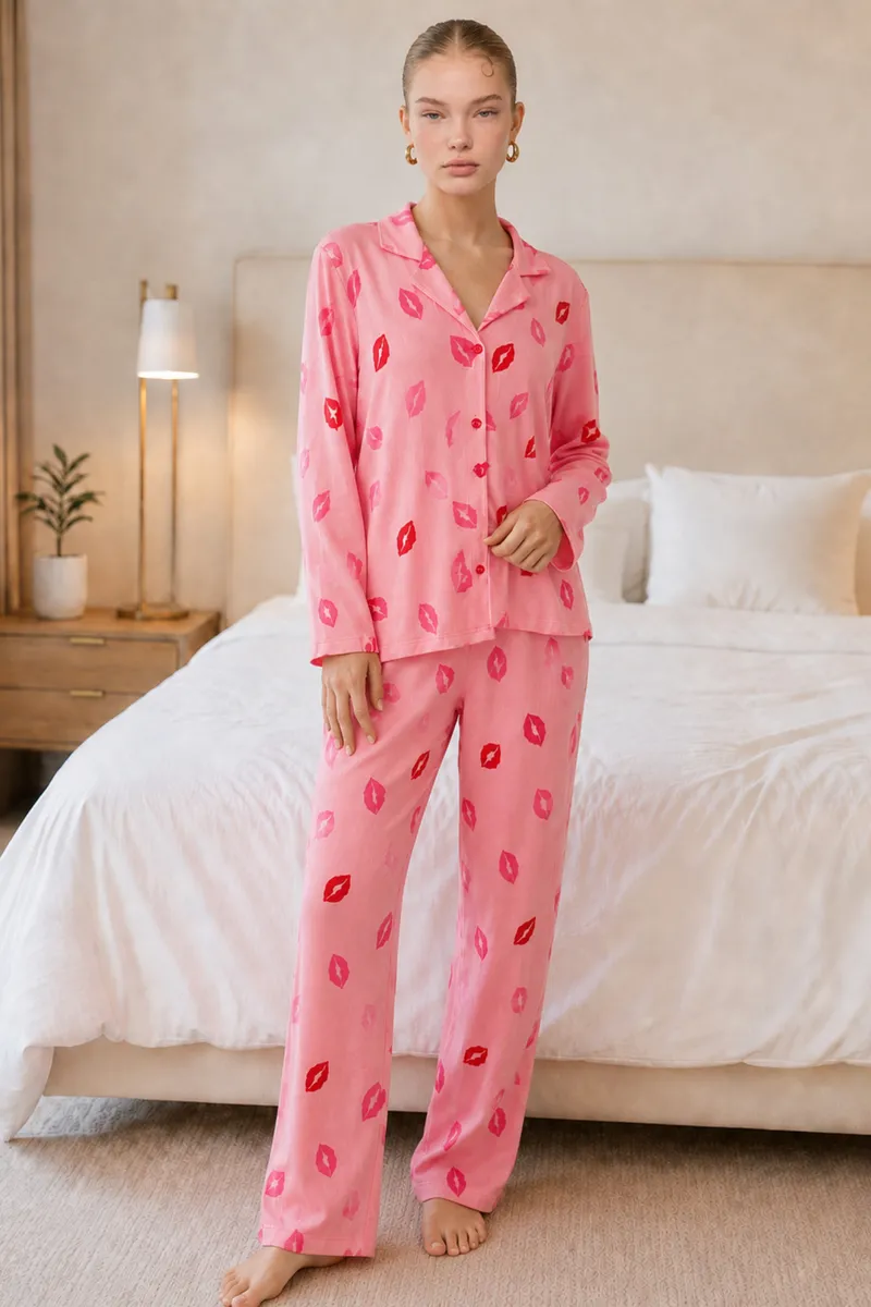 Kadın Dudak Desenli Pembe Pijama Takımı 4677 görseli