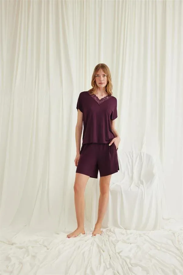 Kısa Kollu Dantelli V Yaka Viskon Bordo Şort Takımı görseli
