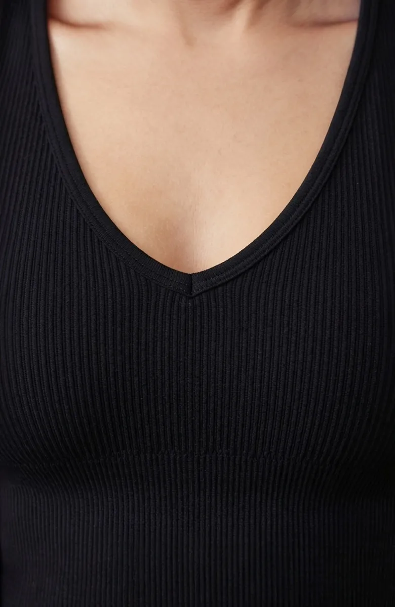 Kadın Siyah Derin Göğüs Dekolteli Şık Crop Top Bluz – Şık, Rahat ve Kolay Kombinlenebilir görseli