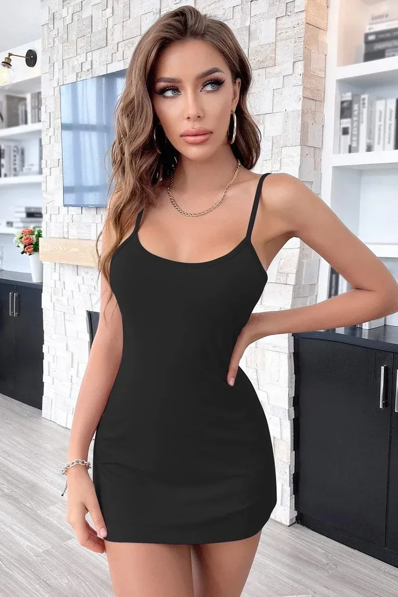 Kadın Siyah Sırt Kısmı Komple Dantelli Mini Gecelik – Modern ve Şık Tasarım görseli