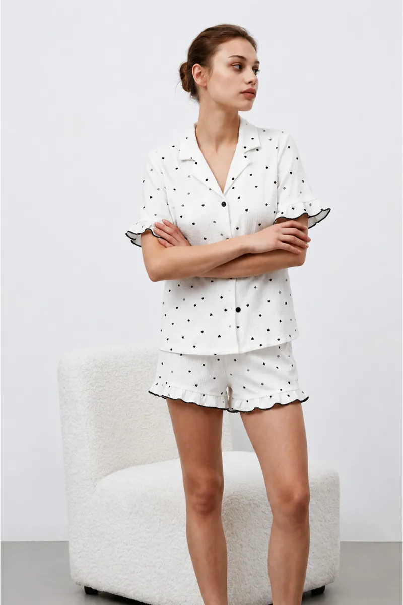 Kadın Premium Fırfırlı Beyaz Pijama Takımı görseli