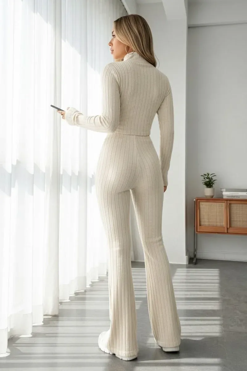 Kadın Ekru Çizgili Boğazlı Crop Top ve Yüksek Bel Eşofman Takımı Spor Şık Kombin görseli