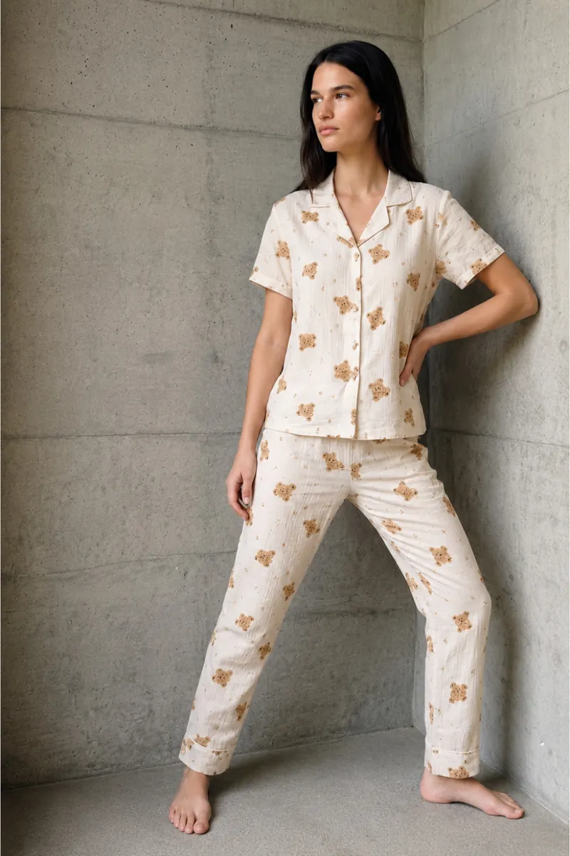 V Yaka Düğmeli Casual Kırık Beyaz Pijama Takımı görseli